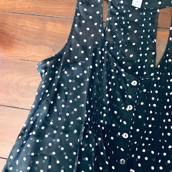 Black & White Polka dot Top Sleeveless. Medium - Picture 5 of 8